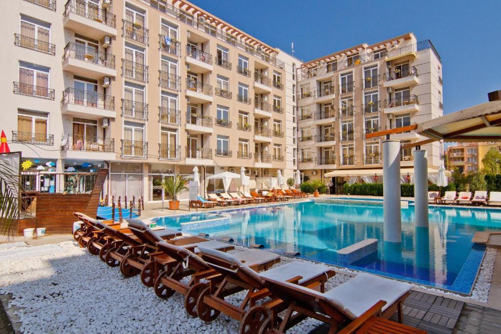 Menada Dawn Park Apartment Sunny Beach Esterno foto