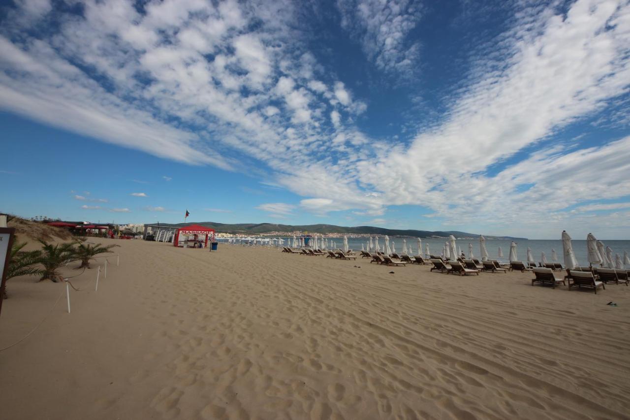 Menada Dawn Park Apartment Sunny Beach Esterno foto