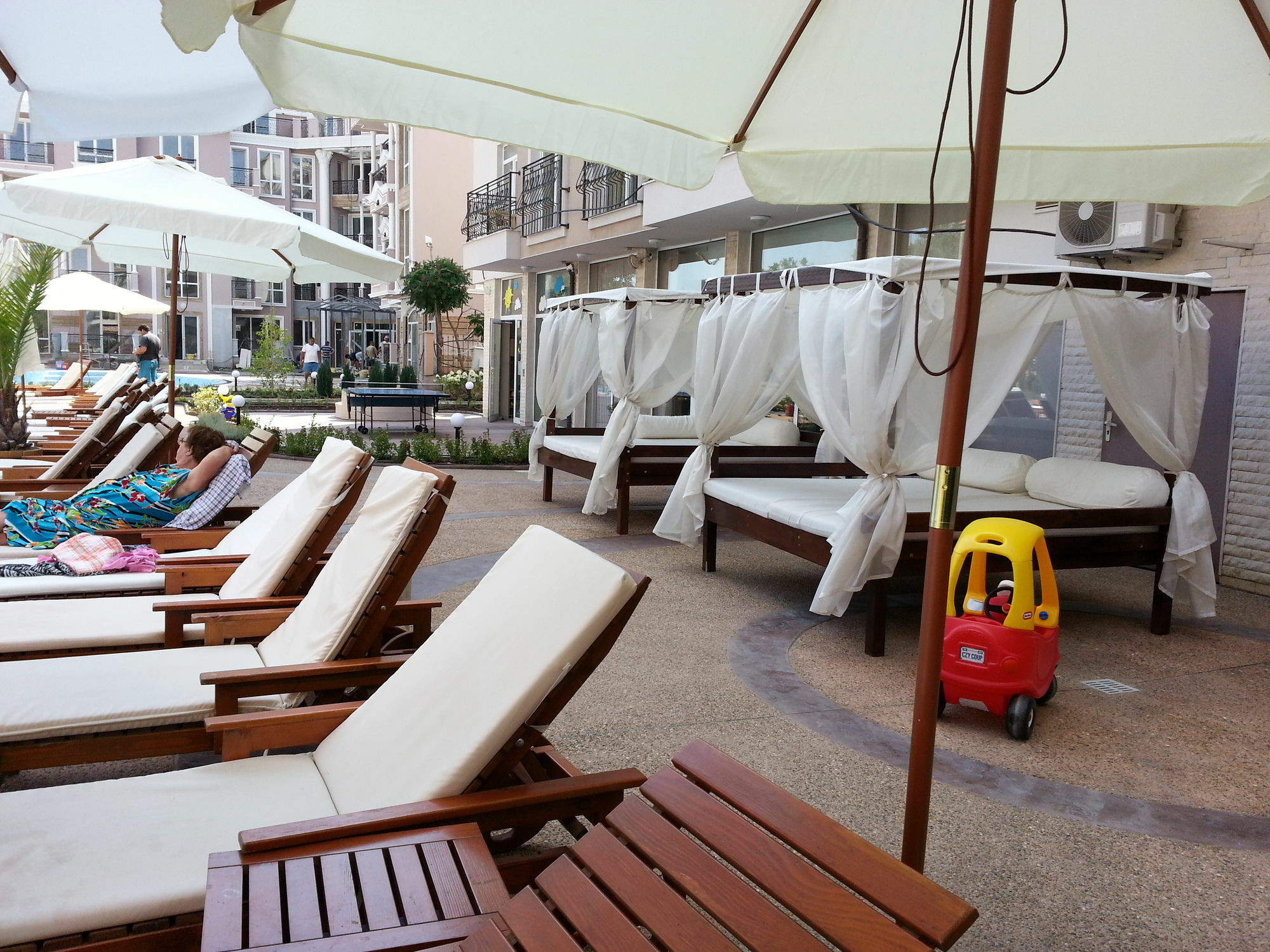 Menada Dawn Park Apartment Sunny Beach Esterno foto
